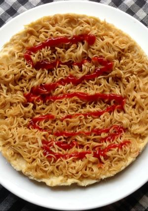Hình của món "Mì Pizza" kiểu Việt Nam.
