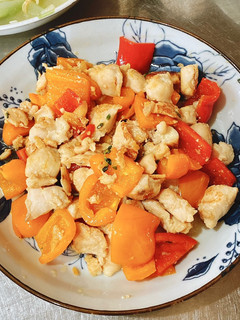 百里香甜椒炒嫩雞丁 的食譜成品照片