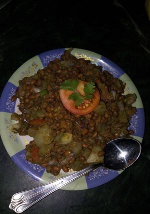चटपटा राजमा (किडनी बीन्स) (Chatpata Rmash(kidney beans) recipe in hindi) रेसिपी मुख्य फोटो