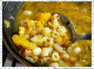 Una foto de Sopa de Vegetales con Fideos Coditos