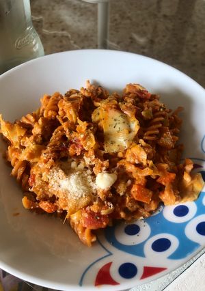 Una foto de Pasta de lentejas rojas con boloñesa cremosa