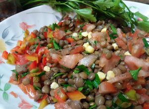 Una foto de Ensalada divertida de lentejas