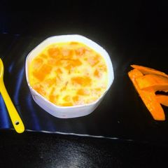 A picture of Suji mango kheer.