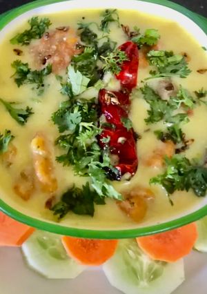 कढ़ी पकोडा (Kadhi Pakoda Recipe in Marathi) रेसिपी चे मुख्य फोटो 