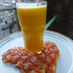 Mango pineapple smoothie A picture of Mango pineapple smoothie.