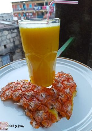 A picture of Mango pineapple smoothie.