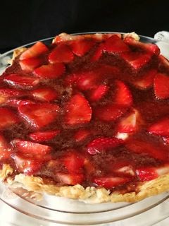 Una foto de Tarta de fresas con crema de limón
