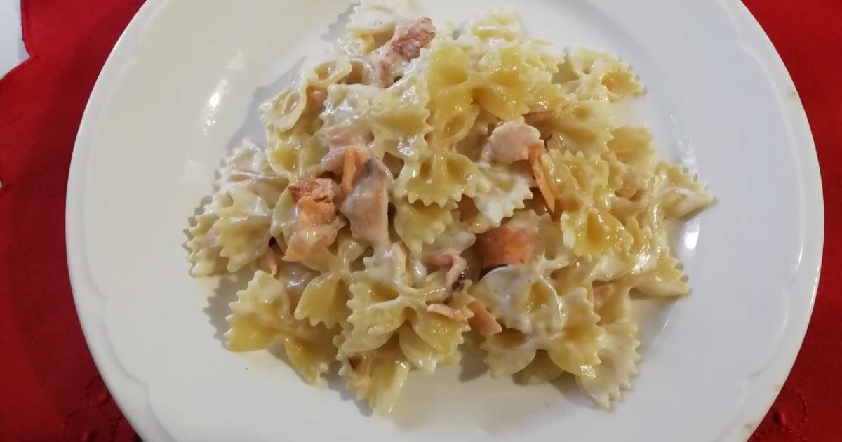 Ricetta Farfalle Con Salmone E Panna Di Lacucinanapoletanaamodomio Cookpad
