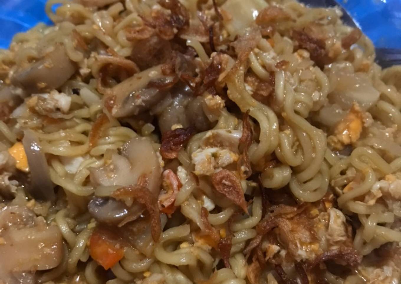 Mie nyemek