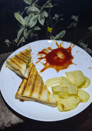 A picture of Vegetables cheese sandwich.