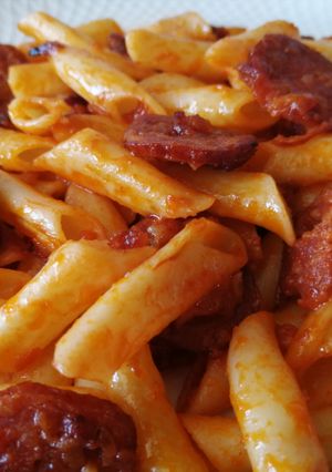 Una foto de Macarrones con chorizo al horno