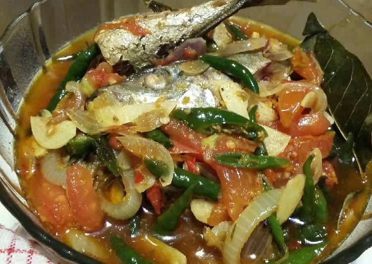 Langkah meracik Ikan salem kuah cabe ijo Lezat