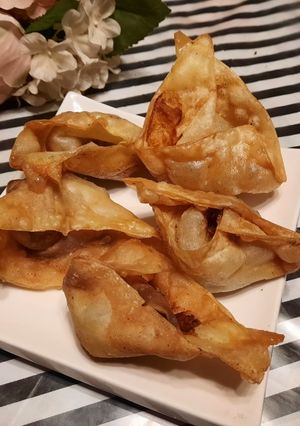 A picture of Chicken Wontons.