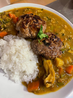 牛肉漢堡排咖哩飯 的食譜成品照片