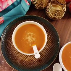 A picture of Apple and Tomato Soup.