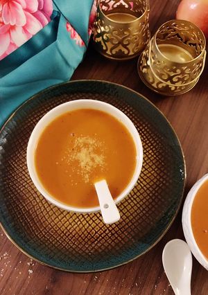 A picture of Apple and Tomato Soup.