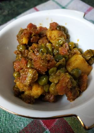 A picture of Gazar matar ki sabzi.