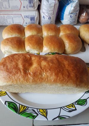 A picture of Bread and buns.