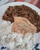 Lentejas con salchicha y tocino