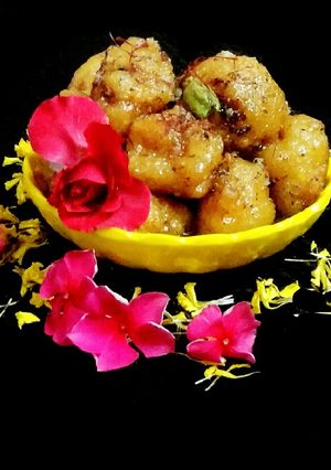 A picture of Our Western Odisha 's favorite Khoya Rasbara.