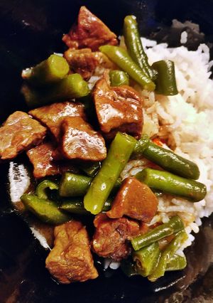Zöldbabos marhapörkölt recept fotója