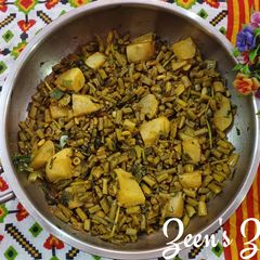A picture of Cowpea Beans Hari Pyaaz and Aloo Methi.