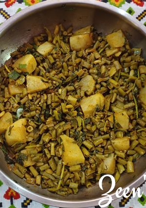A picture of Cowpea Beans Hari Pyaaz and Aloo Methi.