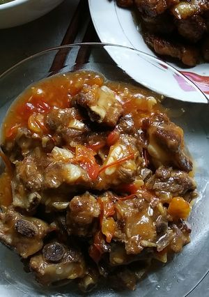 Hình của món Sườn xào chua ngọt.