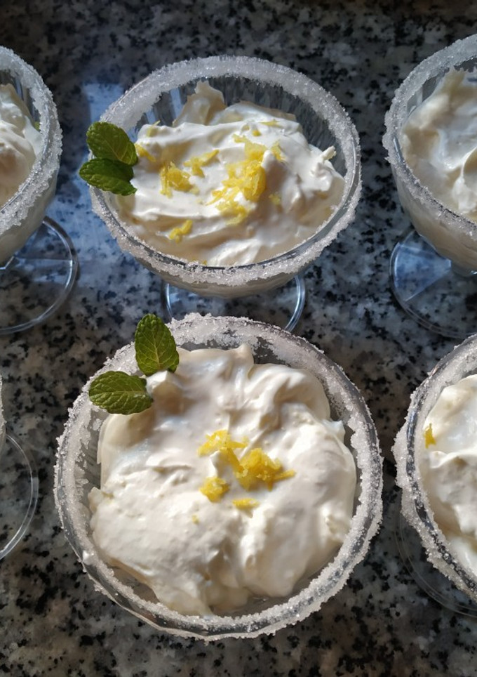Una foto de Mousse de limón