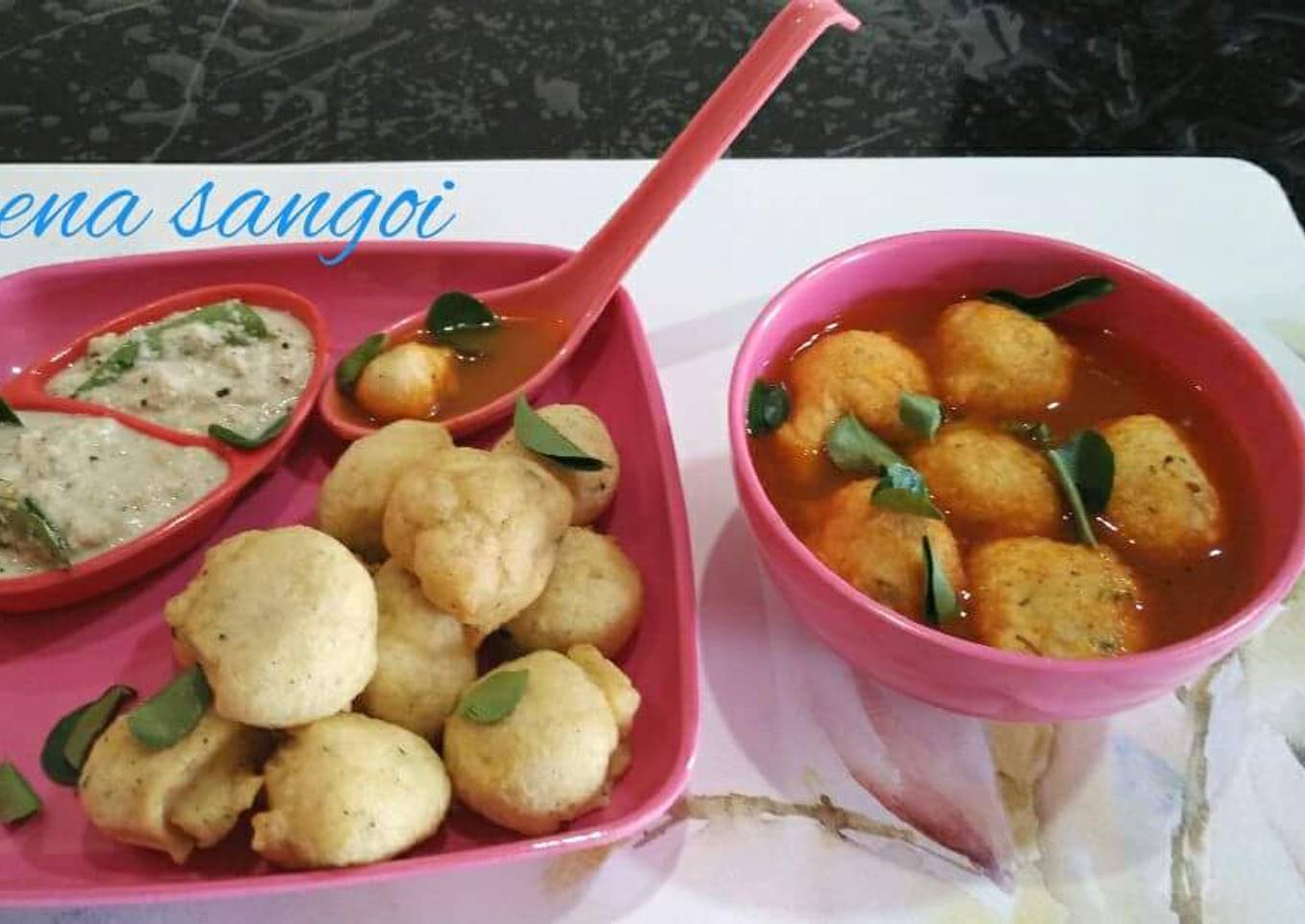 Mysore Bonda and Ulundu bonda with Rasam