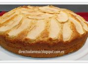 Una foto de bizcocho de manzana