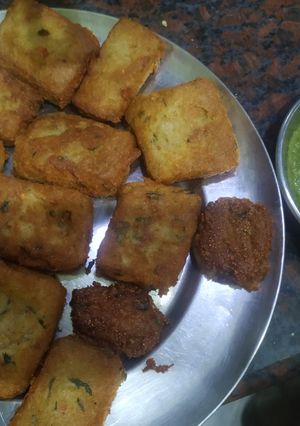 सूजी का चटपटा टिक्का (Suji ka chatpata tikka recipe in hindi) रेसिपी मुख्य फोटो