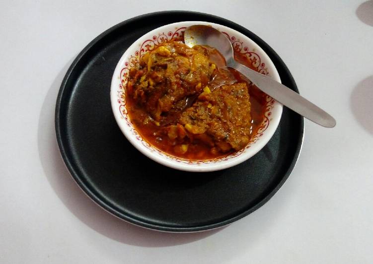 Katla fish curry