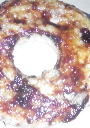 صورة لوصفة كيك بطعم الموز والفريز