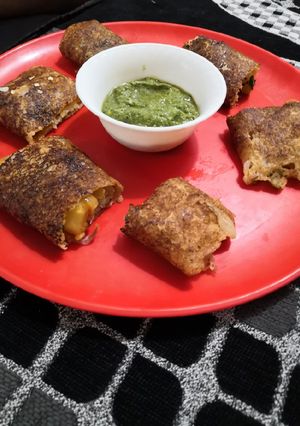 A picture of Rava masala cut dosa sooji masala cut dosa.