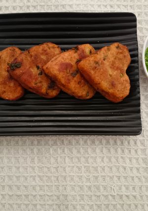શક્કરિયા ની કટલેટ (Shakkariya Cutlet Recipe In Gujarati) રેસીપી મુખ્ય ફોટો