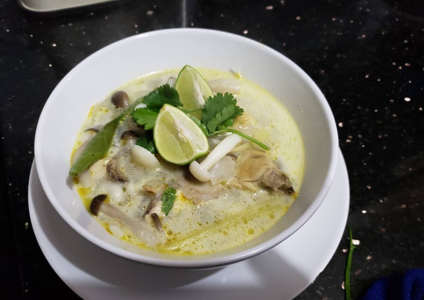 Tom Kha Gai (Soup ayam lengkuas) enak dan gampang