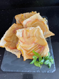 Una foto de Mini tartas de manzana ❤️