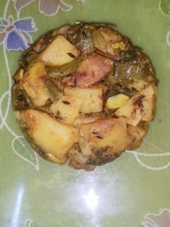 आलू सेम की सब्जी(aloo sem ki sabzi recipe in hindi) रेसिपी मुख्य फोटो
