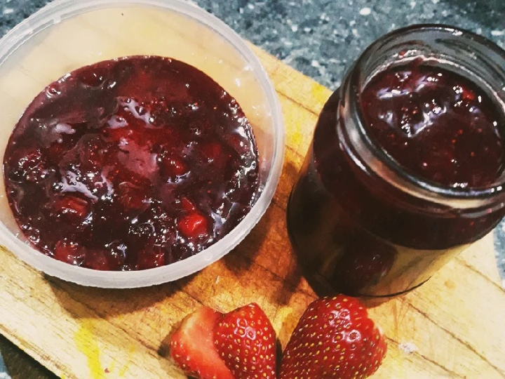 Langkah Gampang Menyiapkan Resep Selai Strawberry yang  Bikin Ketagihan Anti Ribet, Sempurna