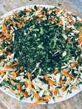 Tortilla de espinacas con ensalada tricolor en essen