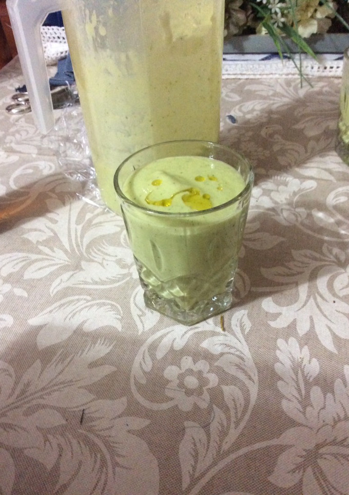 Una foto de Gazpacho de aguacate y pepino