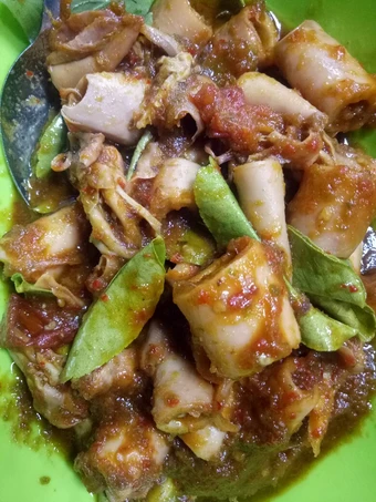 Langkah Mudah untuk Membuat Resep  Cumi Asin pedes manis gurih yang Bisa Manjain Lidah, Bisa Manjain Lidah