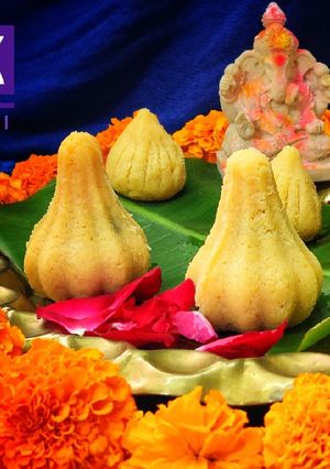 મોદક (Modak Recipe In Gujarati) રેસીપી મુખ્ય ફોટો