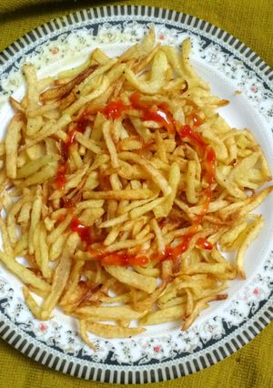 A picture of Crispy potato finger chips.
