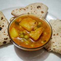 Aloo peas gravy A picture of Aloo peas gravy.