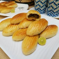 Meat pocket buns A picture of Meat pocket buns.