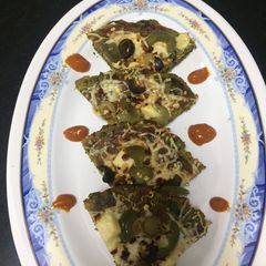 A picture of #GA4#Week19 Methi Debra double-layer Pizza.