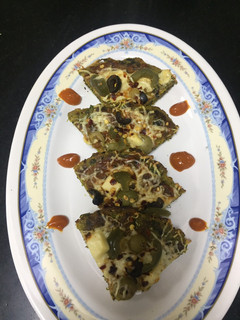 A picture of #GA4#Week19 Methi Debra double-layer Pizza.