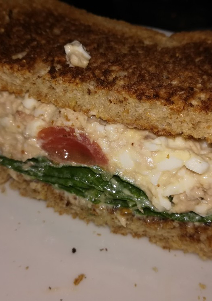 Una foto de Sándwich de atún
